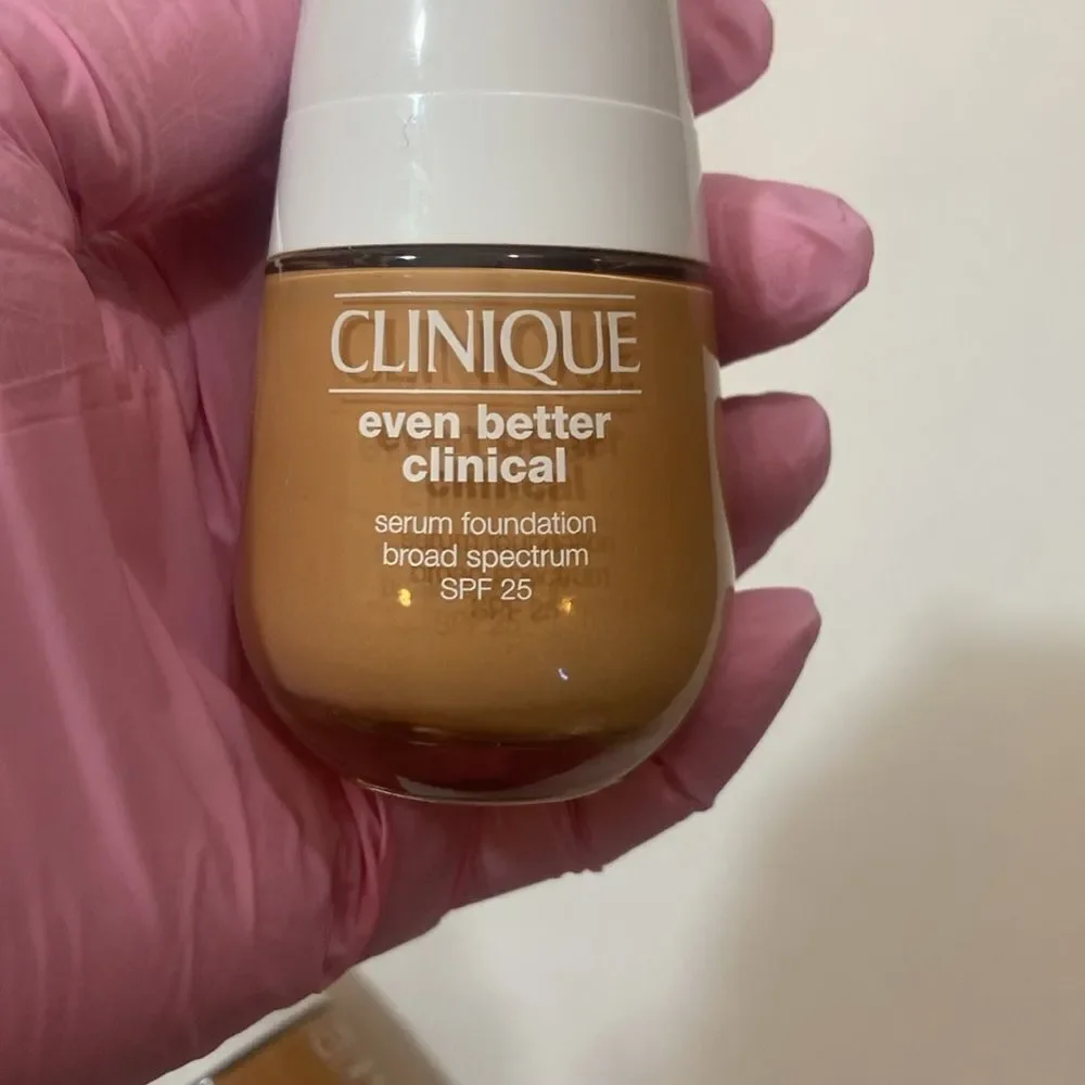 Clinique Even Better Clinical Serum Foundation Broad Spectrum SPF 25